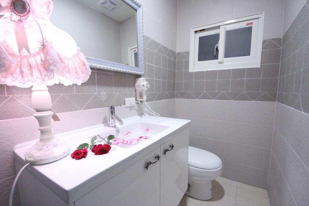 Avica Homestay Wujie Exterior photo